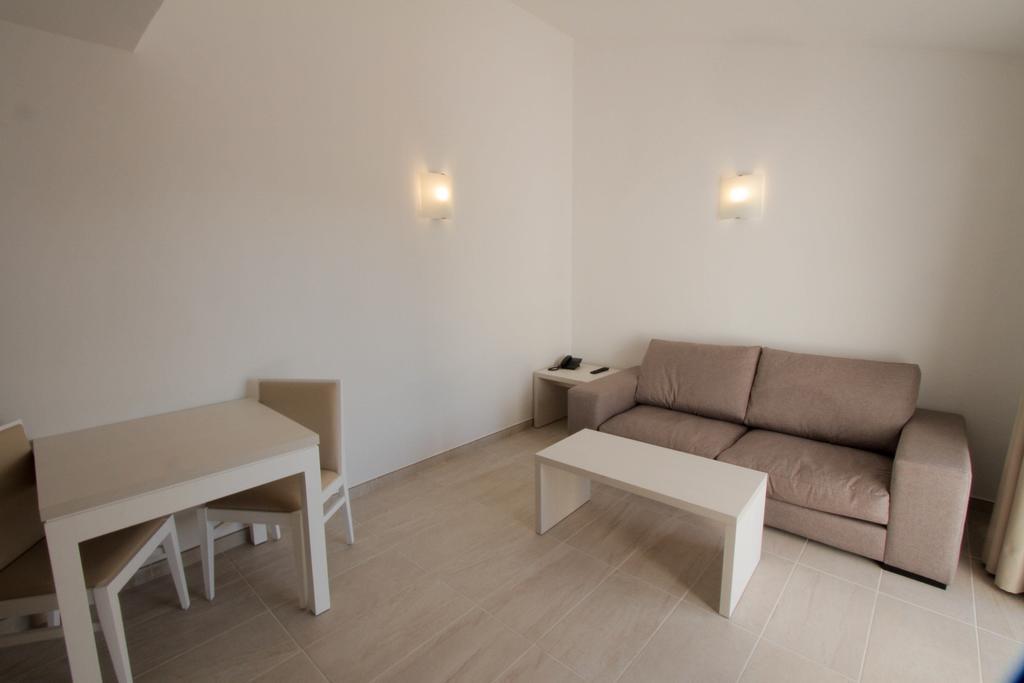 Sagitario Menorca Mar Adults Only Aparthotel Cala en Bosc Room photo