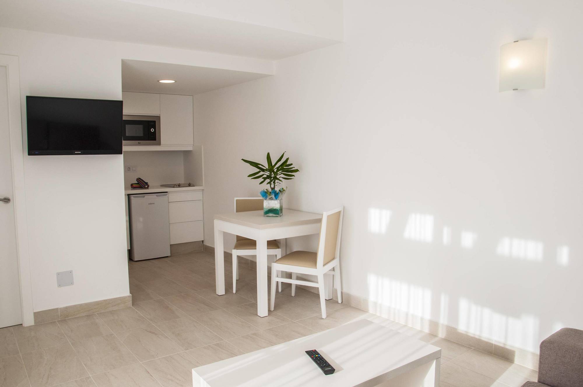 Sagitario Menorca Mar Adults Only Aparthotel Cala en Bosc Exterior photo